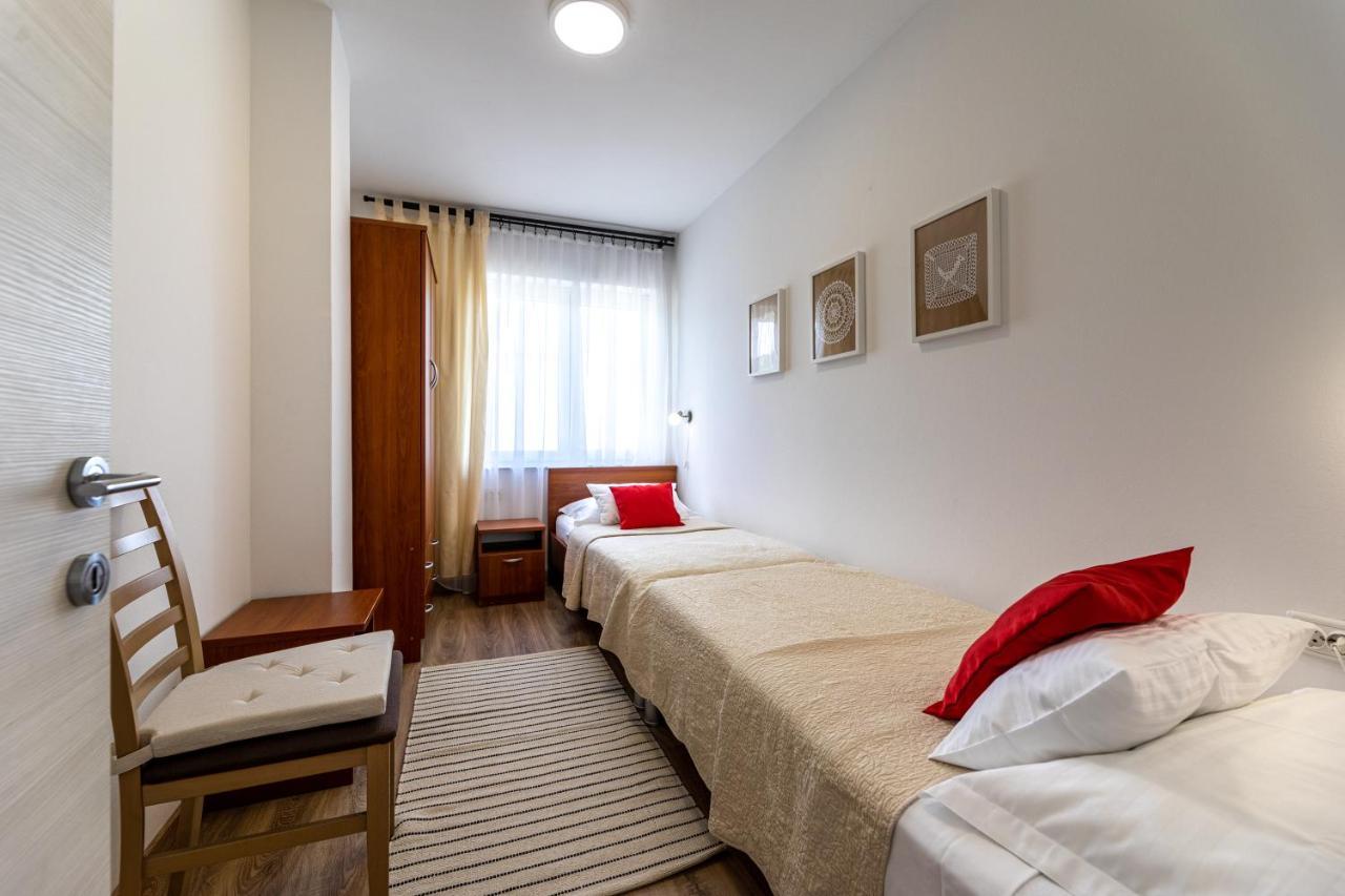 Apartments Maja And Sanja Baška Exteriör bild